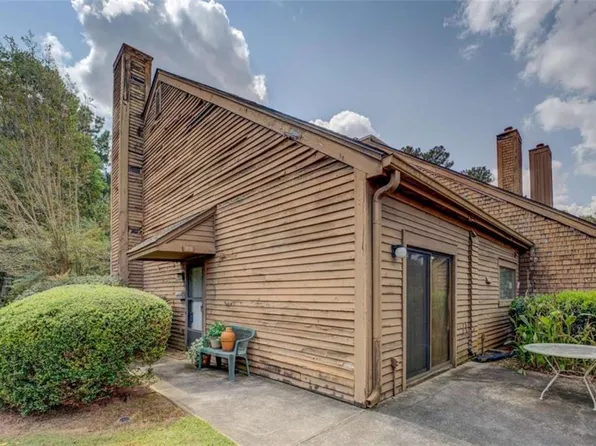 89 Willowick Dr, Lithonia, GA 30038