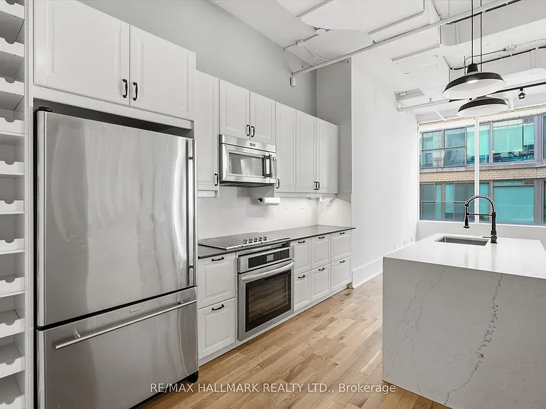 477 Richmond St W #306 — Photo 5