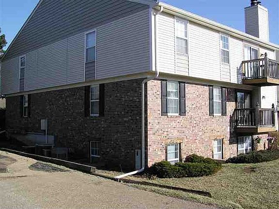 3rd image of 2925 SW Maupin Ln APT 101