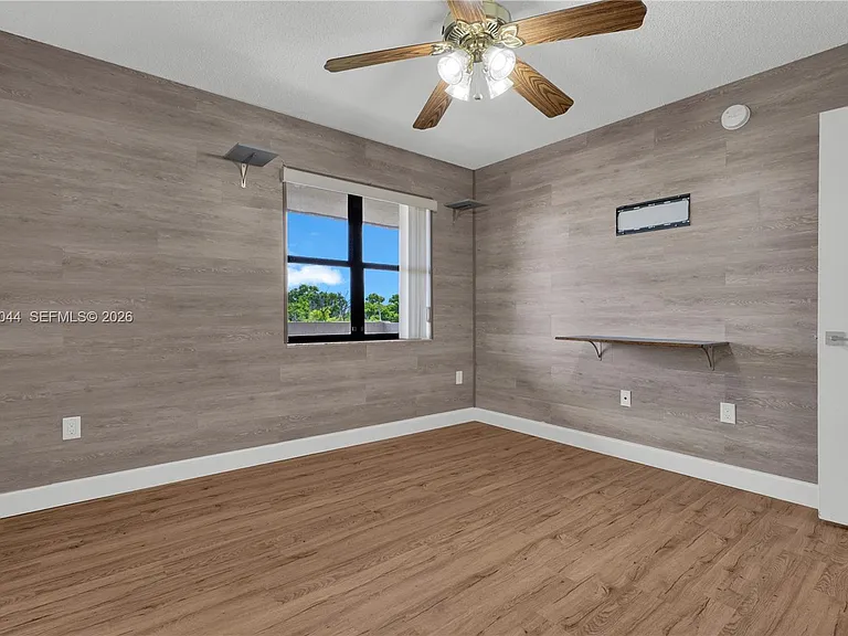 1121 SW 122nd Ave #412-2 — Photo 12