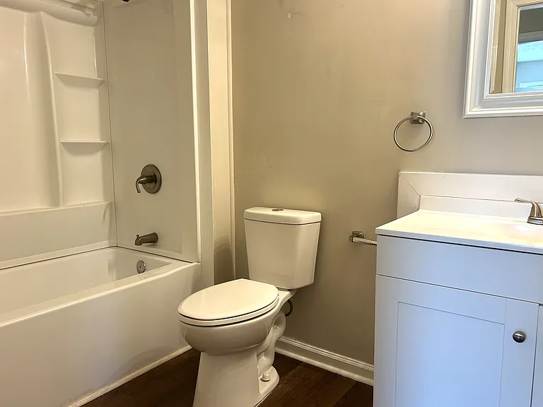 1286 Centre Pkwy — Photo 10