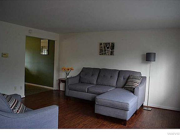 5th image of 192 Dover Dr