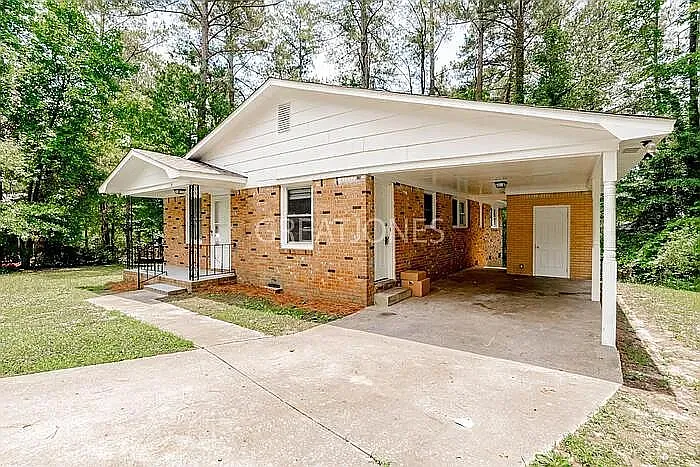 4 bed, 1.5 bath, 1155 sqft, $1,475 — Photo 2