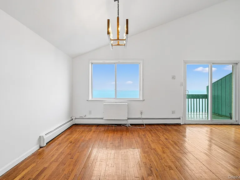 1466 Shore Dr #3 — Photo 3