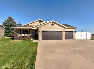 6838 Sahalee Dr, Rapid City, SD 57702