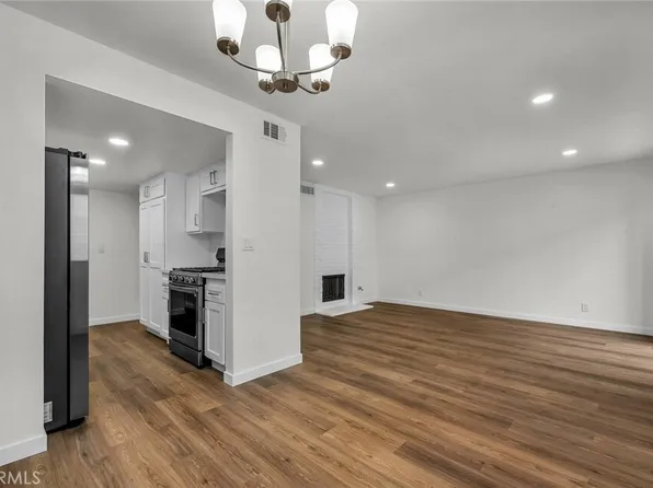 21333 Lassen St Unit 2K, Chatsworth, CA 91311