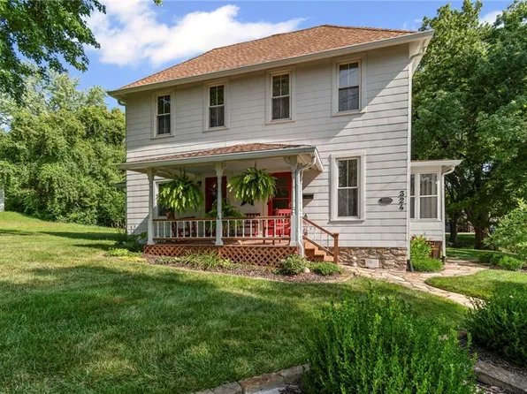 324 Harrison Ave, Liberty, MO 64068