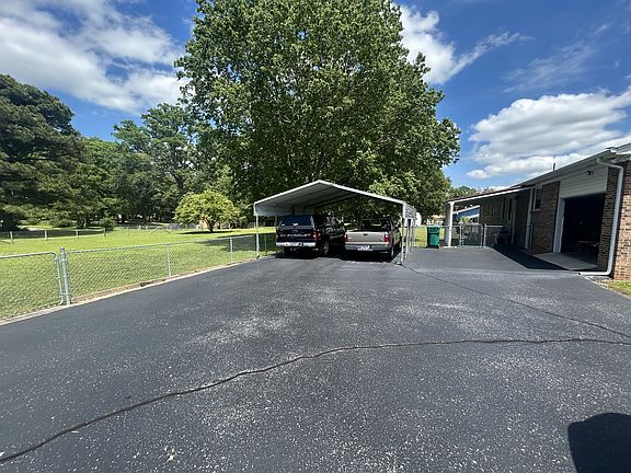 3rd image of 349 Woods Edge Rd