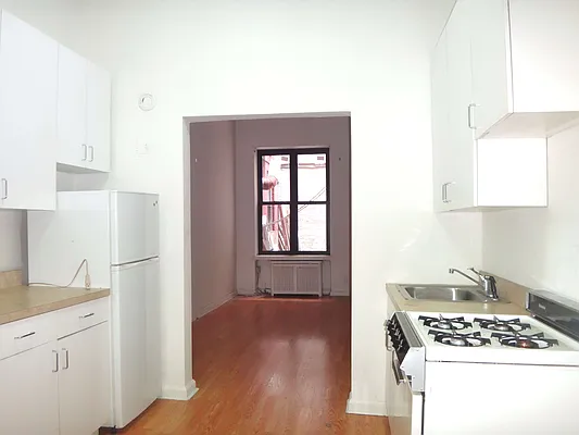 Rented by Paley Management | media 9