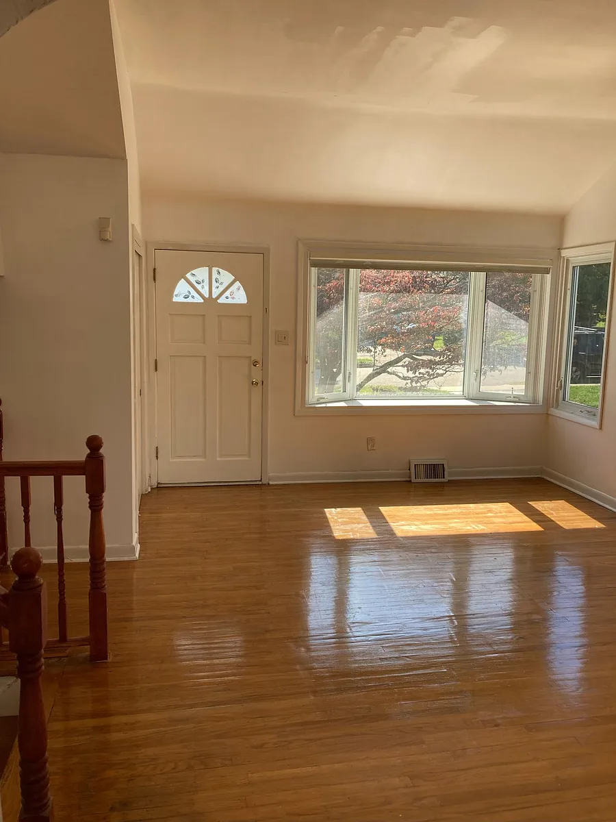 Living room - 579 Paoli Ave