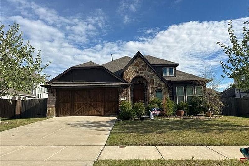 1st image of 469 Brushwood Ln