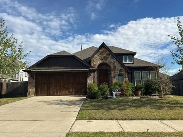 469 Brushwood Ln, Waxahachie, TX 75165