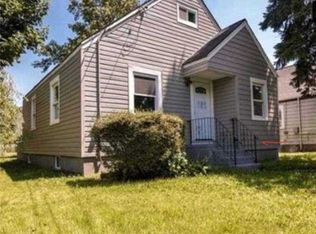 14 3rd Pl, Roosevelt, NY 11575