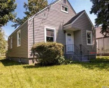 14 3rd Pl, Roosevelt, NY, 11575