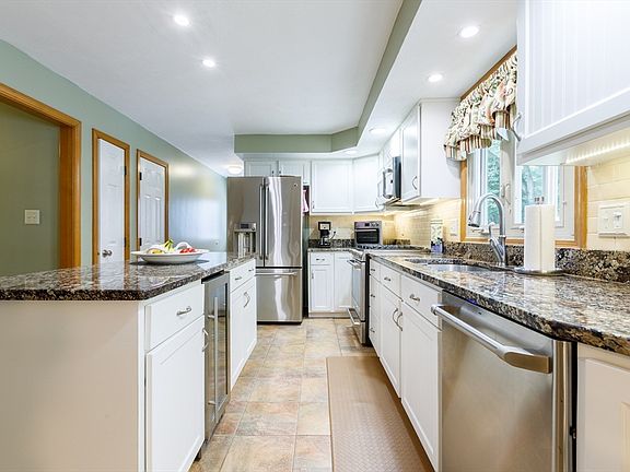 4th image of 44 Meadow Ln