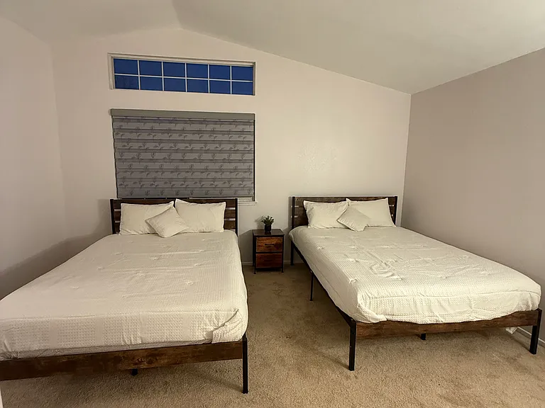 1323 Montgomery Ln — Photo 12