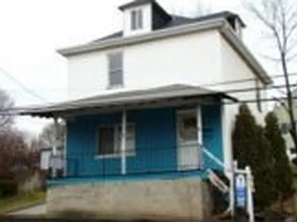 329 Harrison Ave, Jeannette, PA 15644