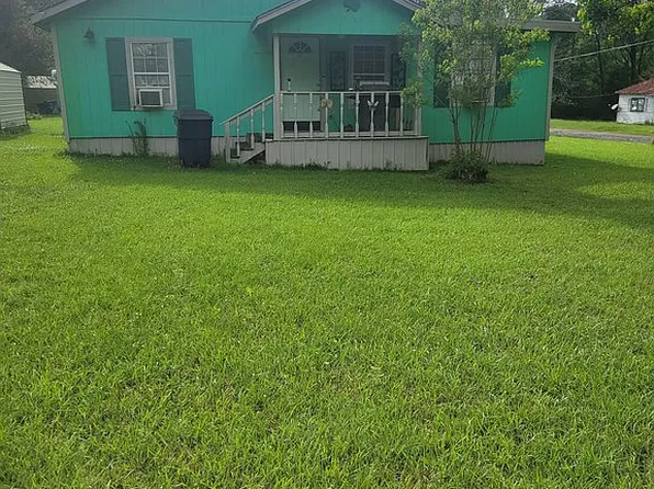 738 S 1st St, Huntington, TX 75949