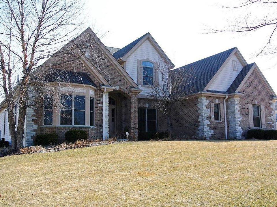 2nd image of W218N5440 Taylors Woods Dr