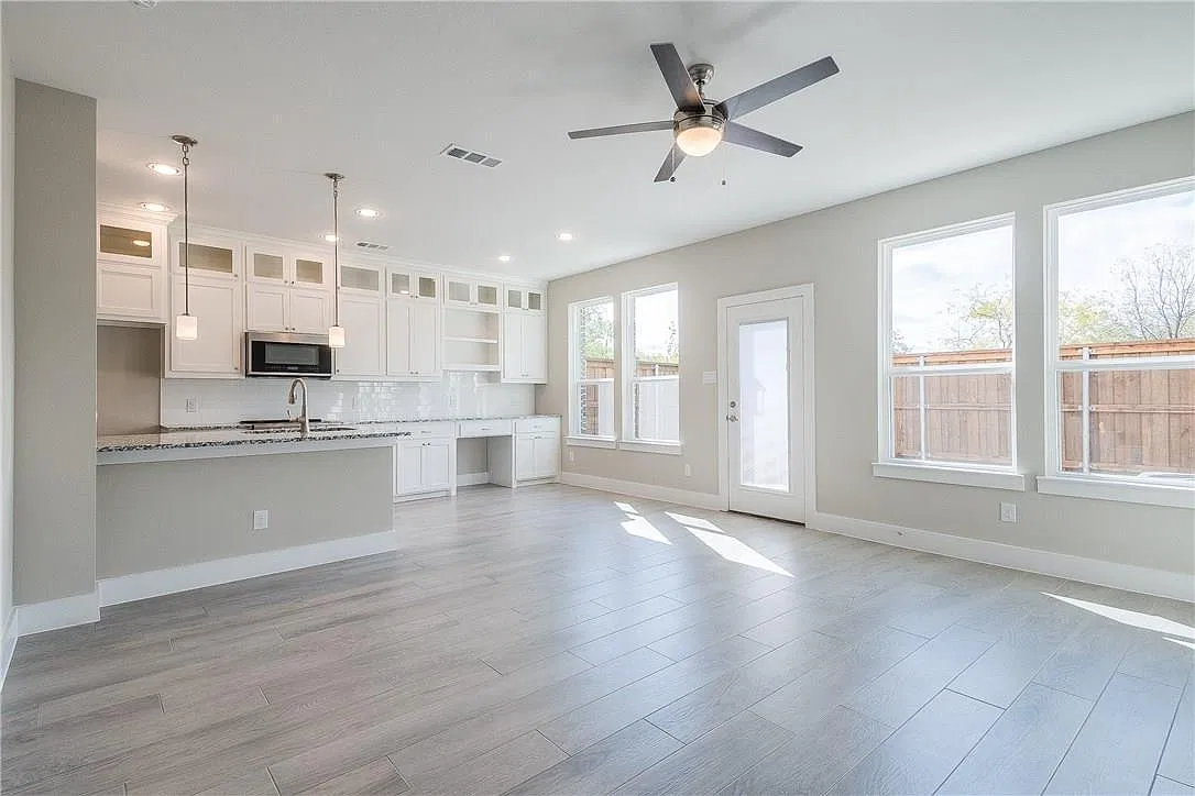 2129 Lovedale Avenue - 104 — Photo 1