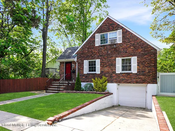 26 Raymond Ave, Staten Island, NY 10314