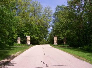 18387 Meadow View Dr, Durango, IA 52039