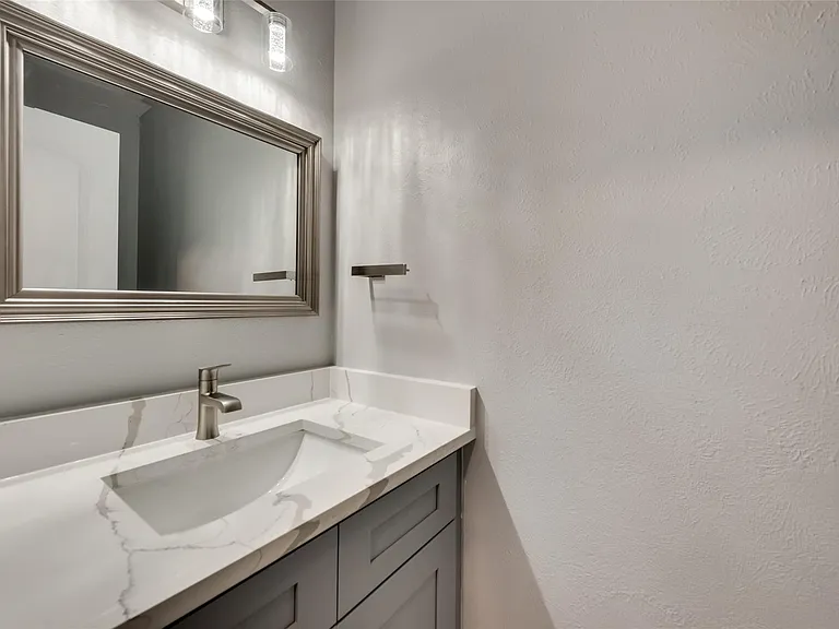 2652 Custer Pkwy — Photo 9