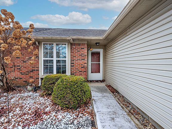 3rd image of 421 Woodberry Dr