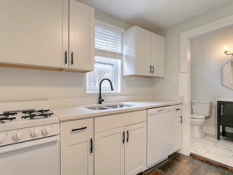 511 Sanford St #2 — Photo 5