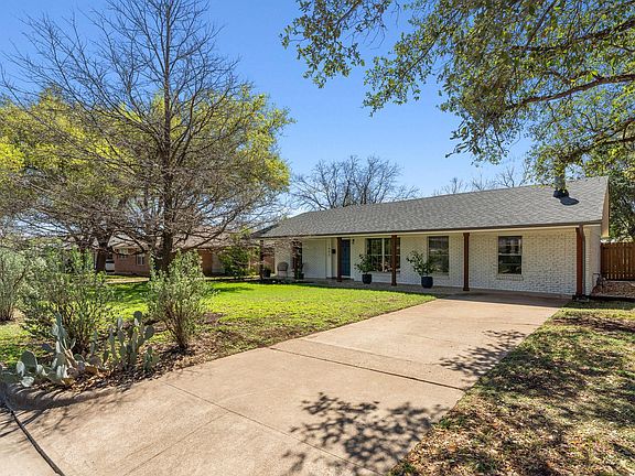 2nd image of 1605 Ridgemont Dr