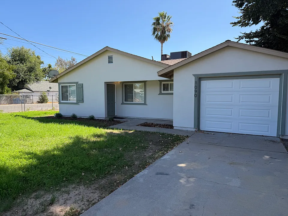 1090 Acacia Ave