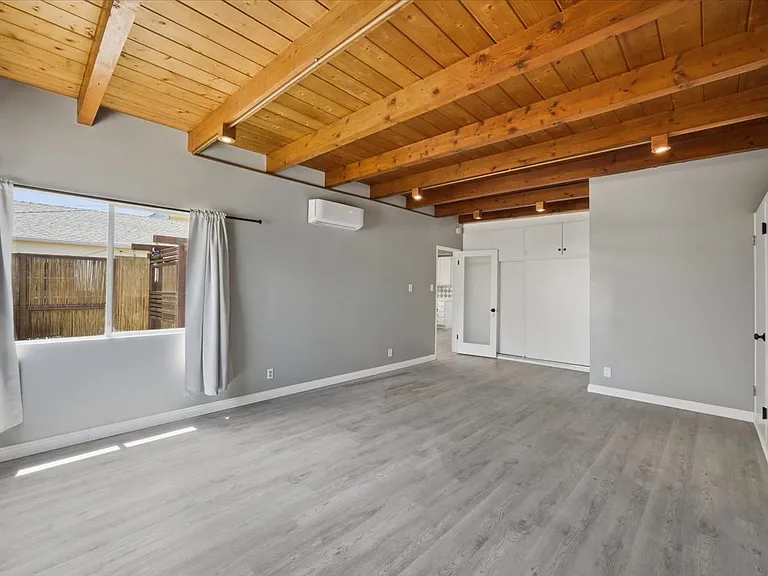 744 Flower Ave — Photo 37