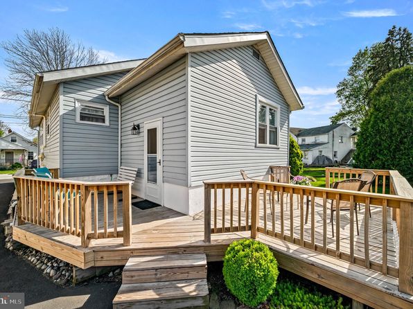 1332 Plum St, Upper Chichester, PA 19061
