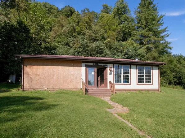 229 Honeycutt Ln, Pine Top, KY 41843