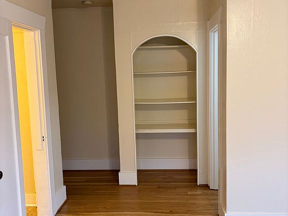 3rd image of 2361 NW Pettygrove St APT 10