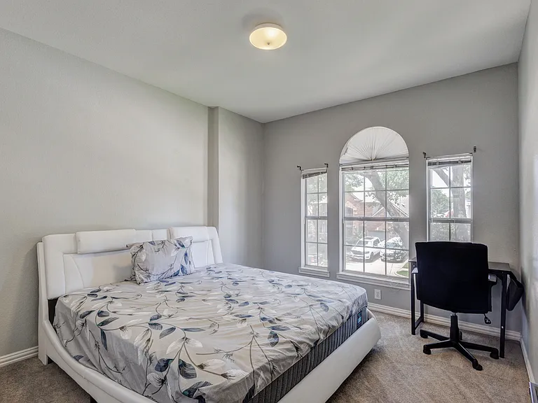 2816 Lakehollow Ln — Photo 31