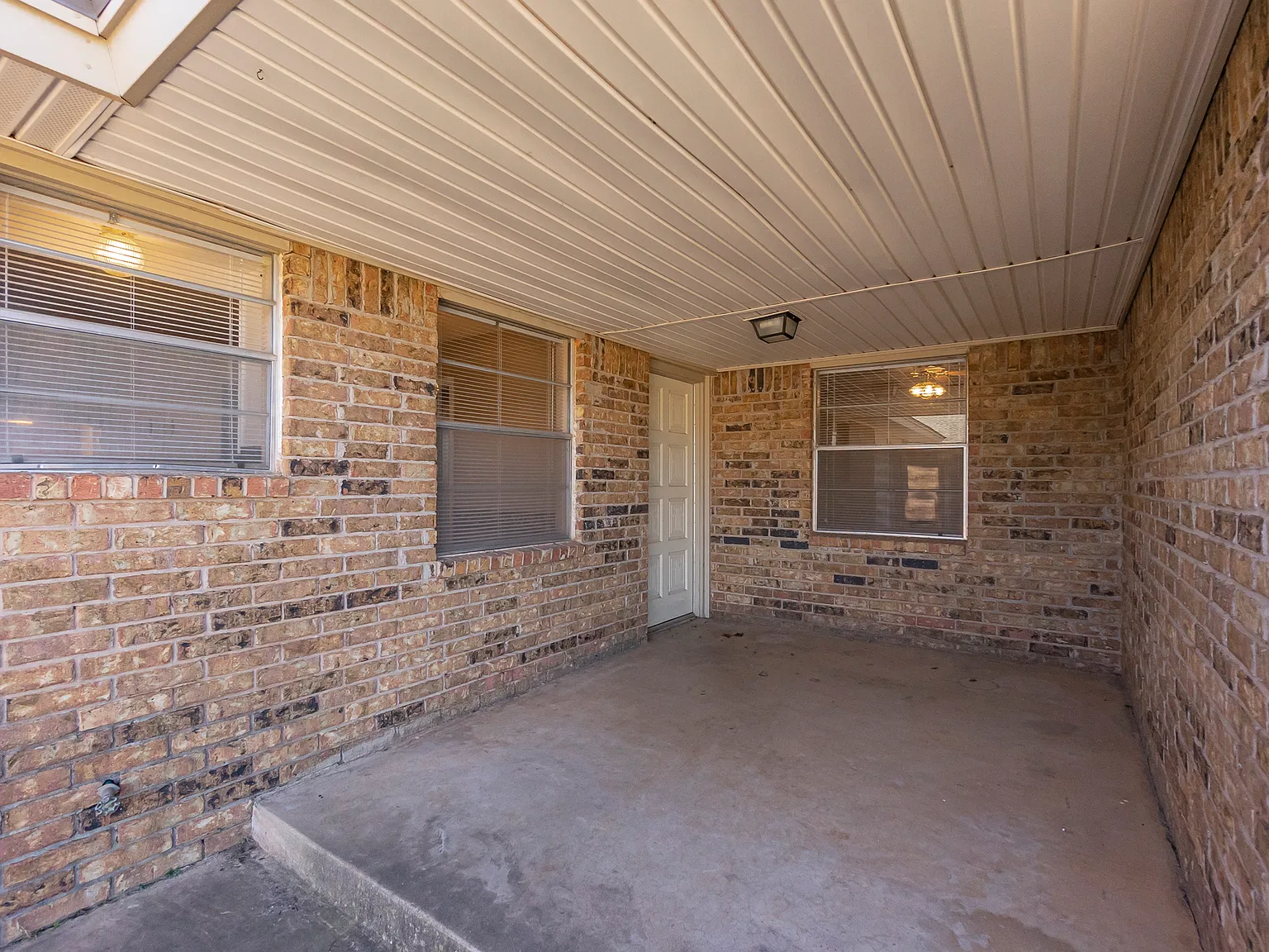 2 bed, 944 sqft, $1,195 — Photo 2