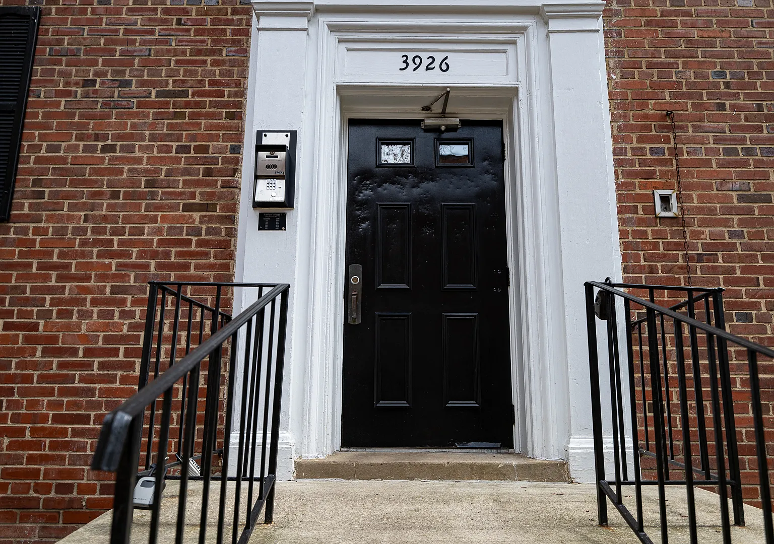 2 bed, 700 sqft, $1,650 — Photo 2