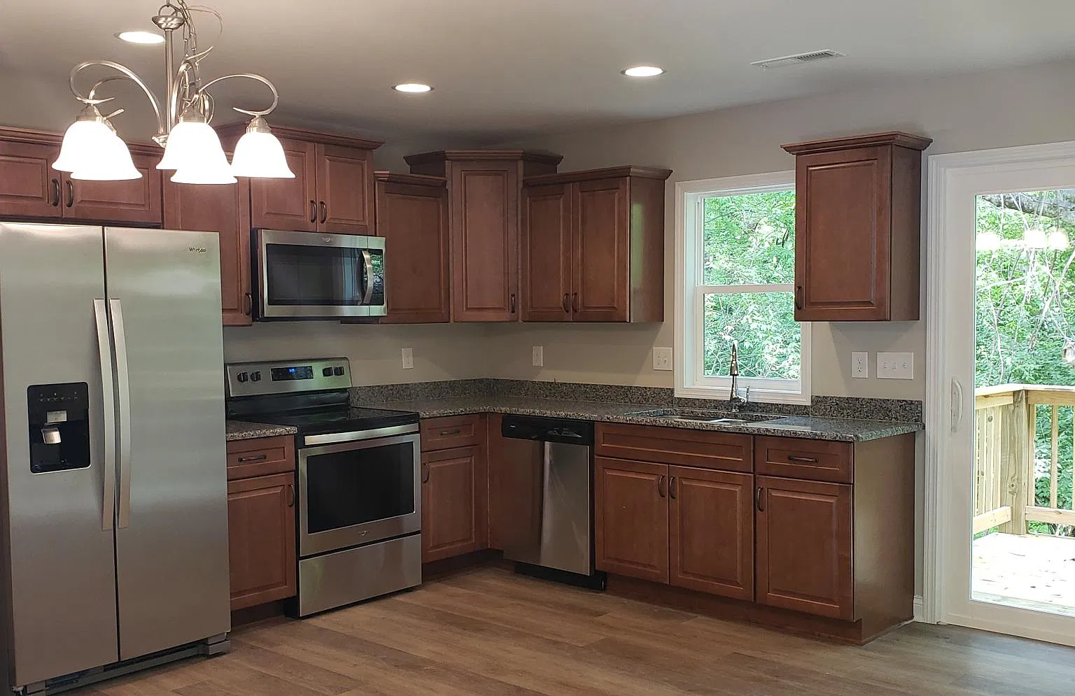 3 bed, 1400 sqft, $1,950 — Photo 2