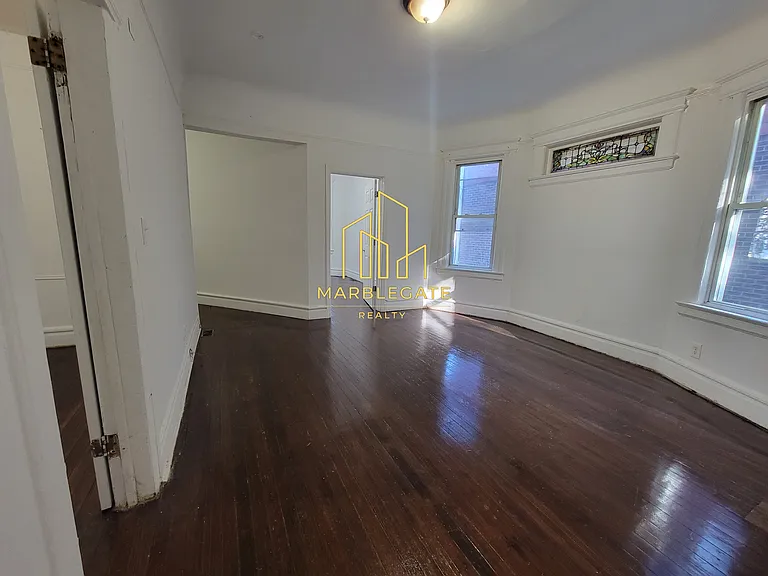 43 Treacy Ave #1E — Photo 5