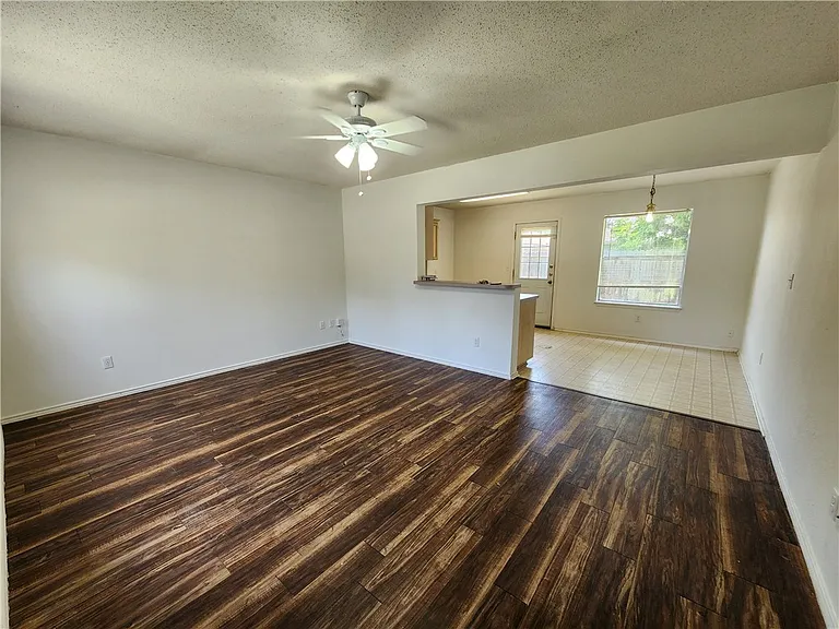7833 Impala Dr — Photo 2