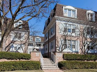 2129 Central St APT 3, Evanston, IL 60201