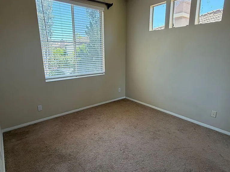57 Del Ventura — Photo 10