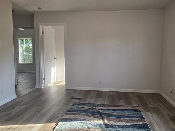 5th image of 3319 Vera Ln