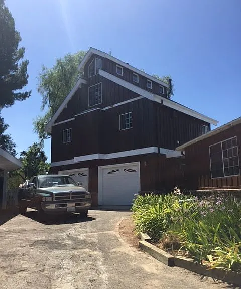 1052 Hacienda Dr #A — Photo 3