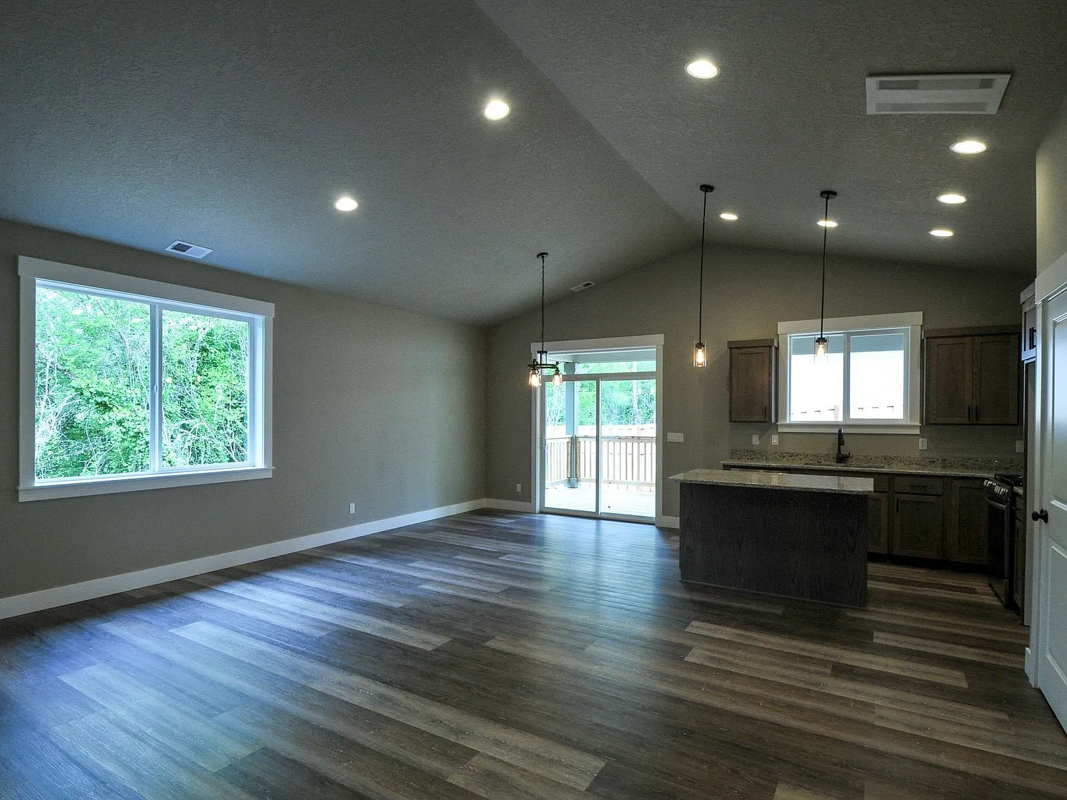 3 bed, 1483 sqft, $2,850 — Photo 2