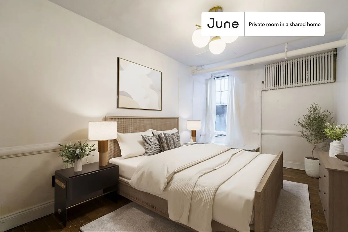 Full bedroom in 5 bed/1.5 bath home in Bedford-Stuyvesant #909 A — Photo 1