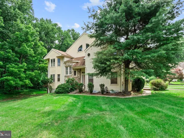 256 Sycamore Cir, Langhorne, PA 19053