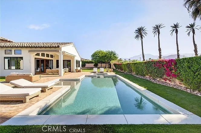 4 bed, 4.5 bath, 3932 sqft, $7,500 — Photo 2