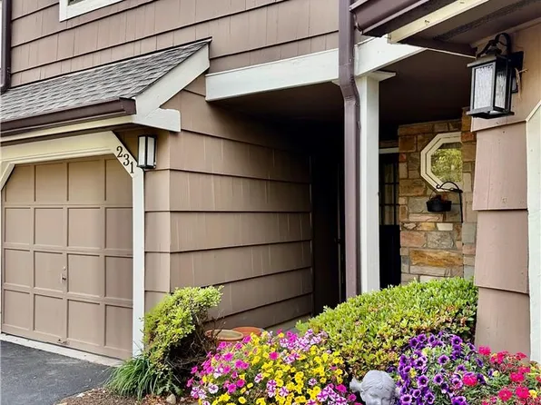 231 Treetop Circle, Nanuet, NY 10954